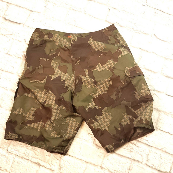 Quiksilver men's Camo Boardshorts size 32 - Picture 3 of 5